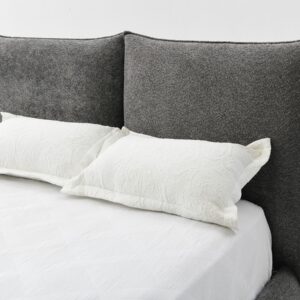 13172882689_05658-000265_Queen_Bed_A3.jpg
