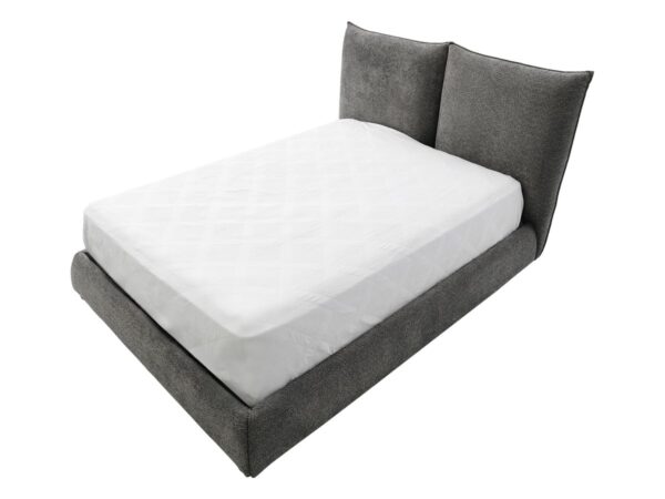 13172882689_05658-000265_Queen_Bed_A5a.jpg